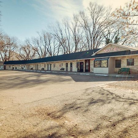 Simmer Motel Wamego Zewnętrze zdjęcie