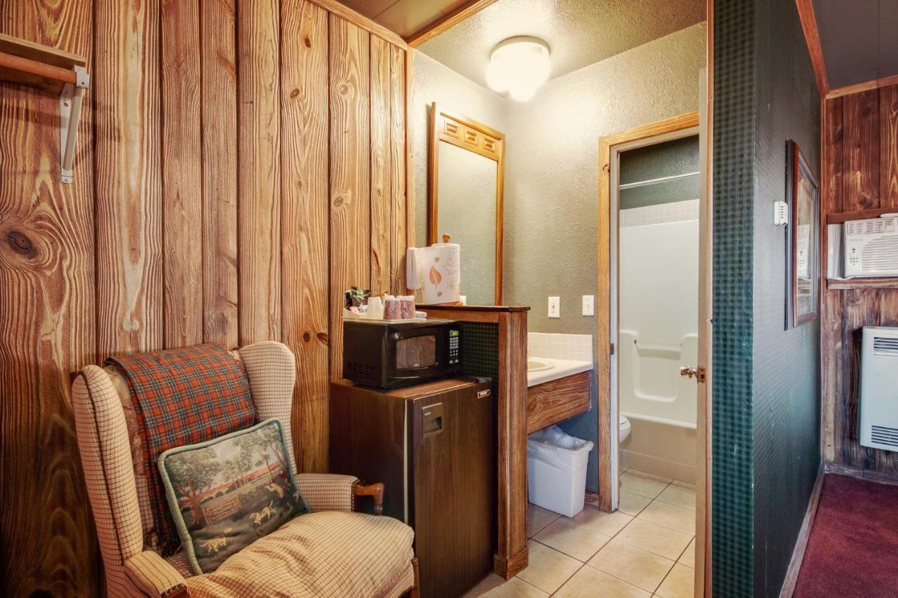 Simmer Motel Wamego Zewnętrze zdjęcie
