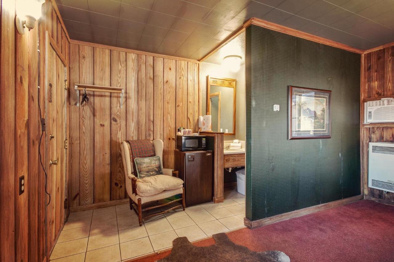 Simmer Motel Wamego Zewnętrze zdjęcie