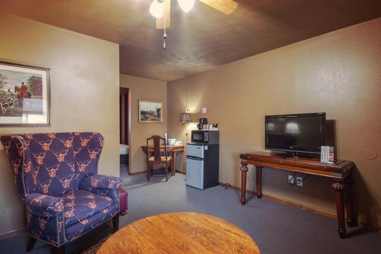Simmer Motel Wamego Zewnętrze zdjęcie