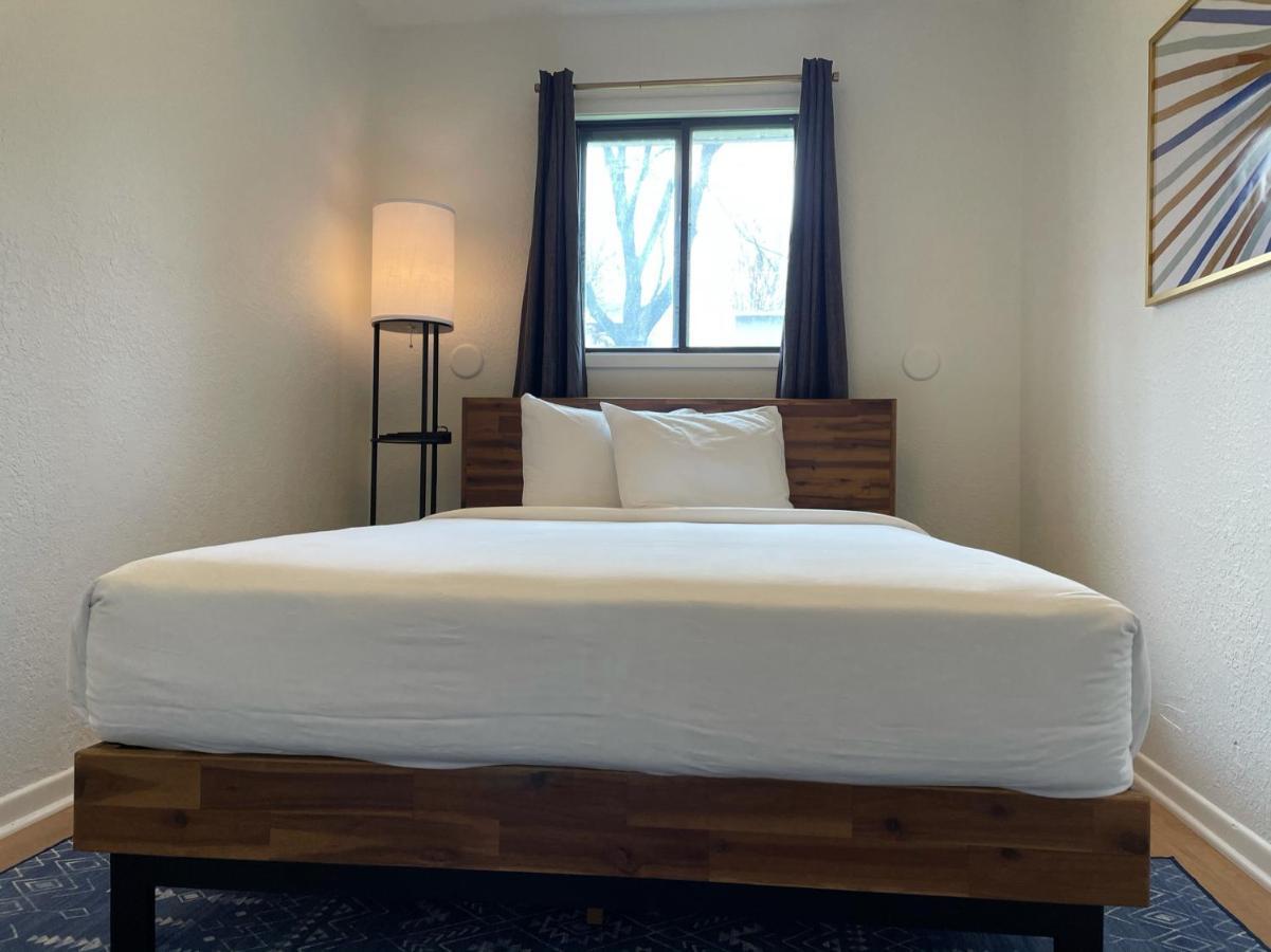 Simmer Motel Wamego Zewnętrze zdjęcie